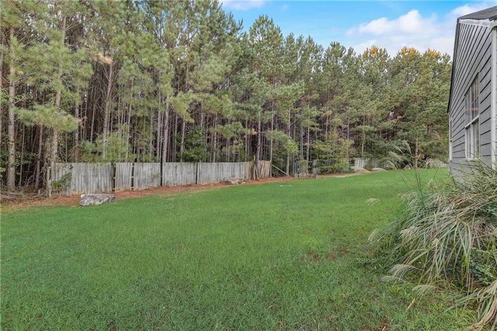 Union City House: 3865 Cypress Pointe Dr