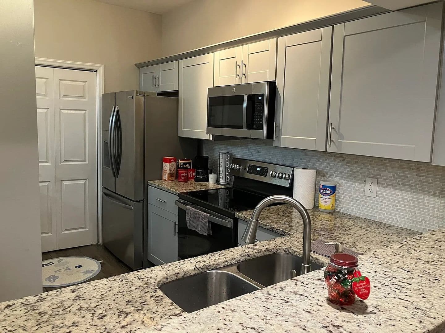 Raleigh House: 6000 Winterpointe Ln