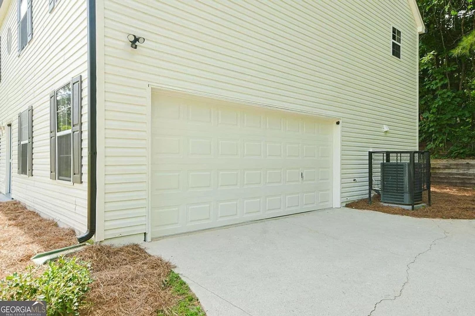 Decatur House: 3840 Brown Dr