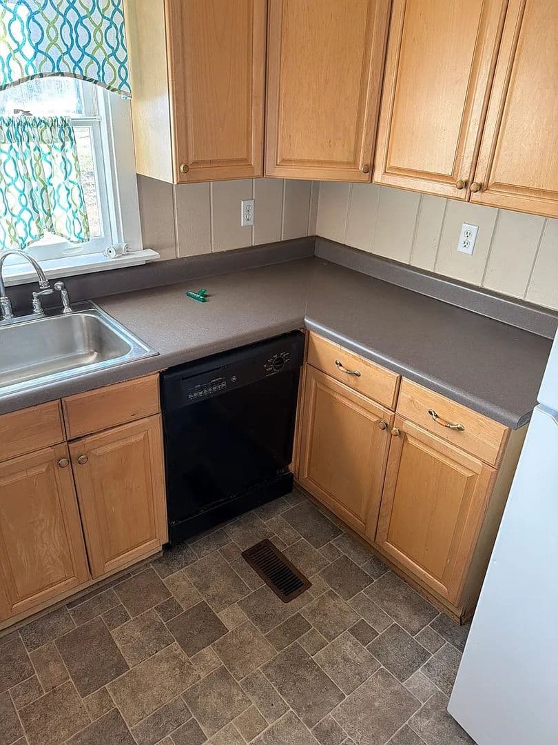 Rock Hill House: 503 Lucky Ct