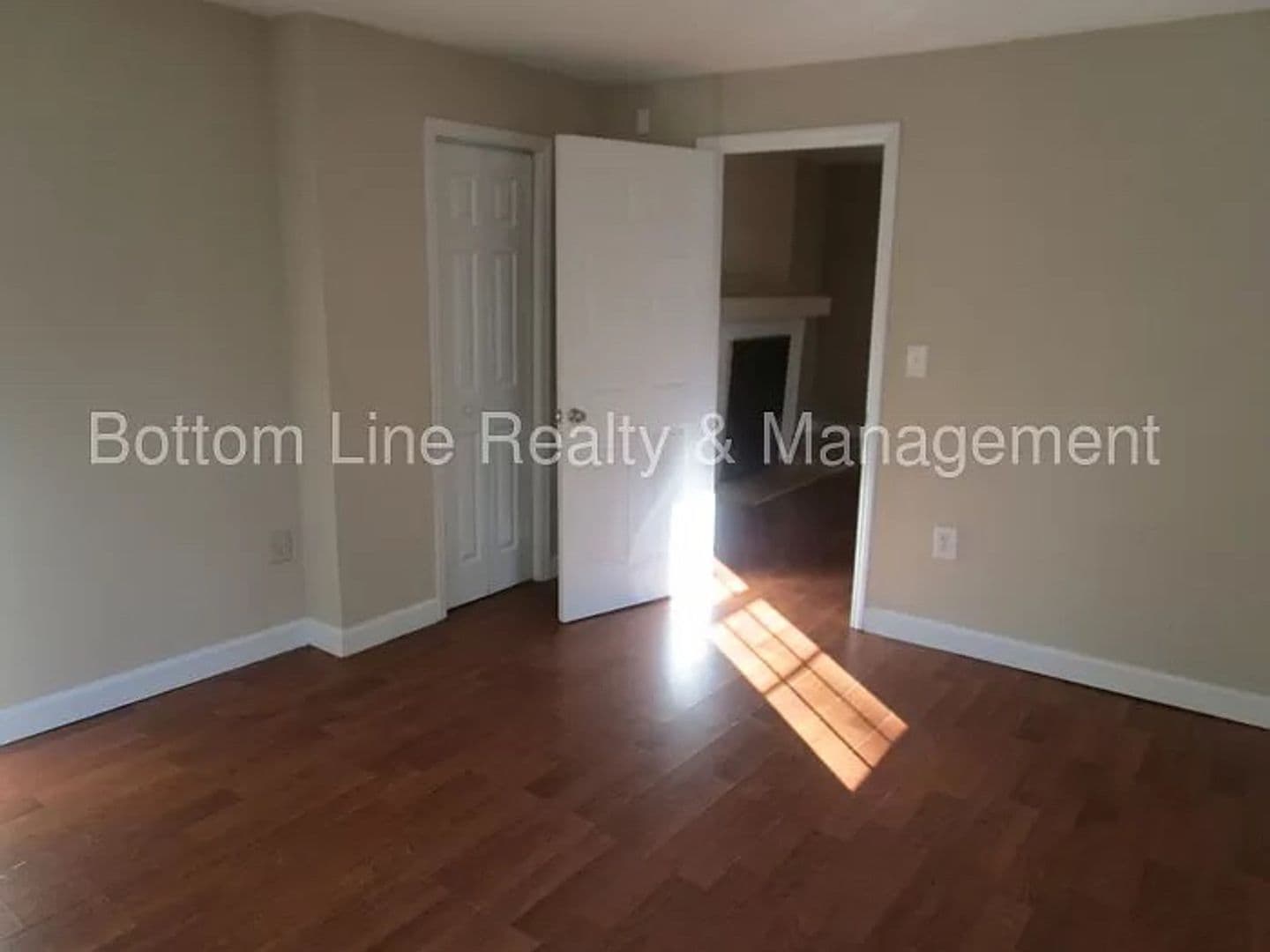 Charlotte House: 3912 Plainview Rd