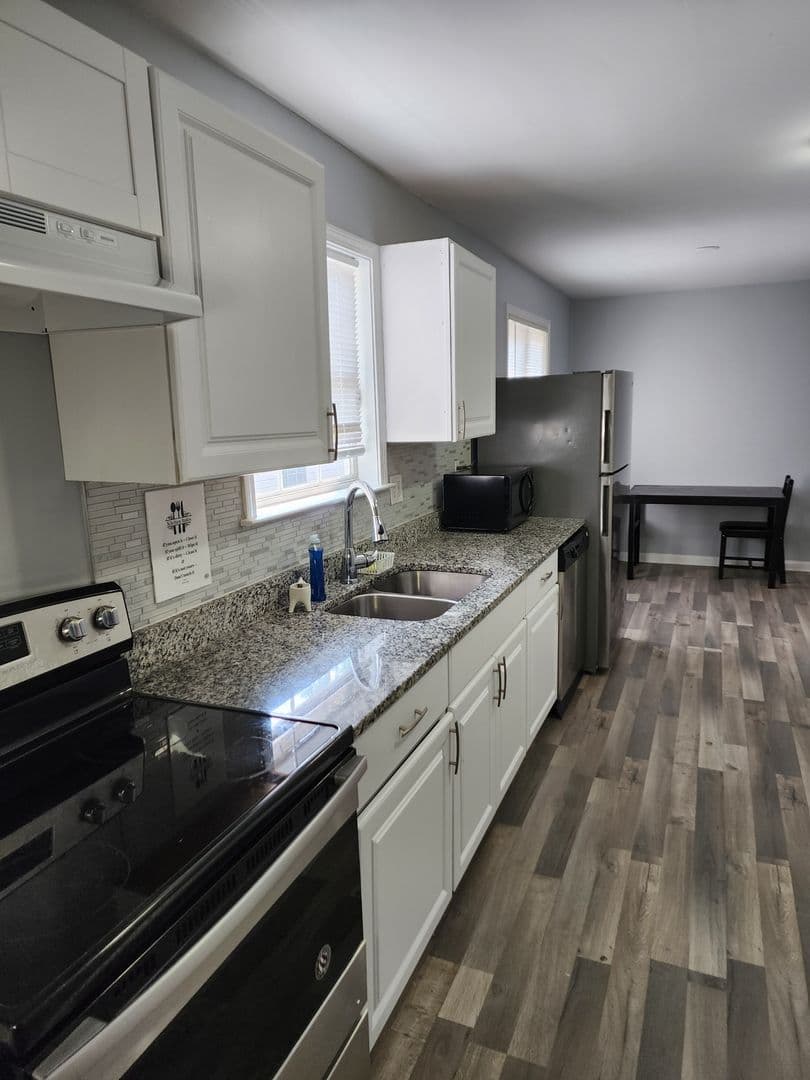 Atlanta House: 1123 #B Jones Ave NW
