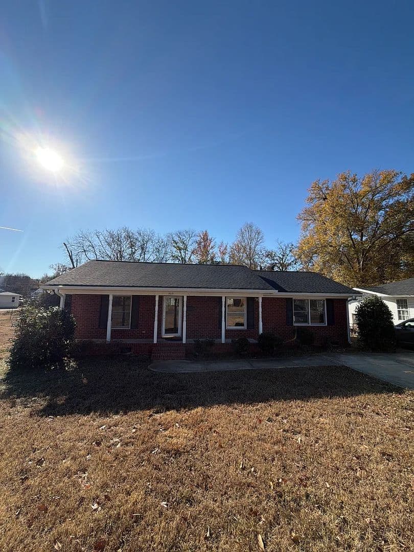 Rock Hill House: 503 Lucky Ct