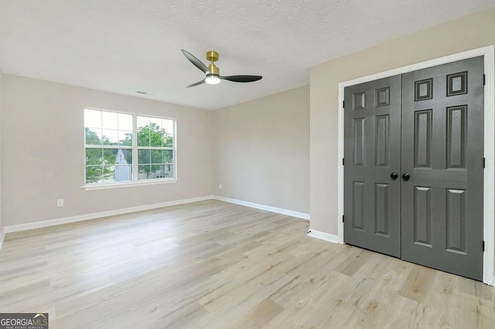 Decatur House: 3840 Brown Dr