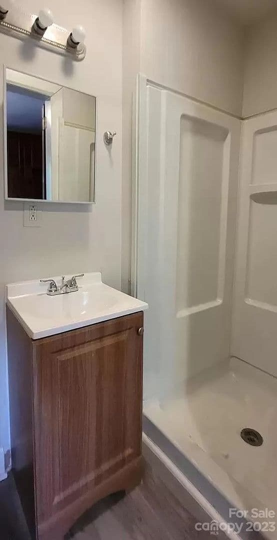 Charlotte House: 2517 Crispin Ave