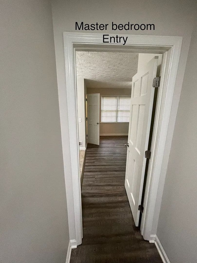 Kennesaw House: 3250 Stoney Acres Dr NW