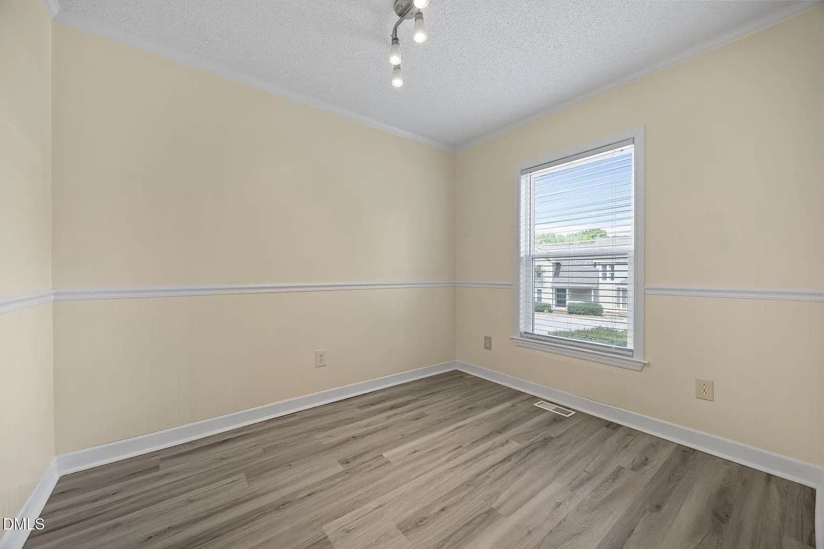 Raleigh House: 1627 Oakland Hills Way