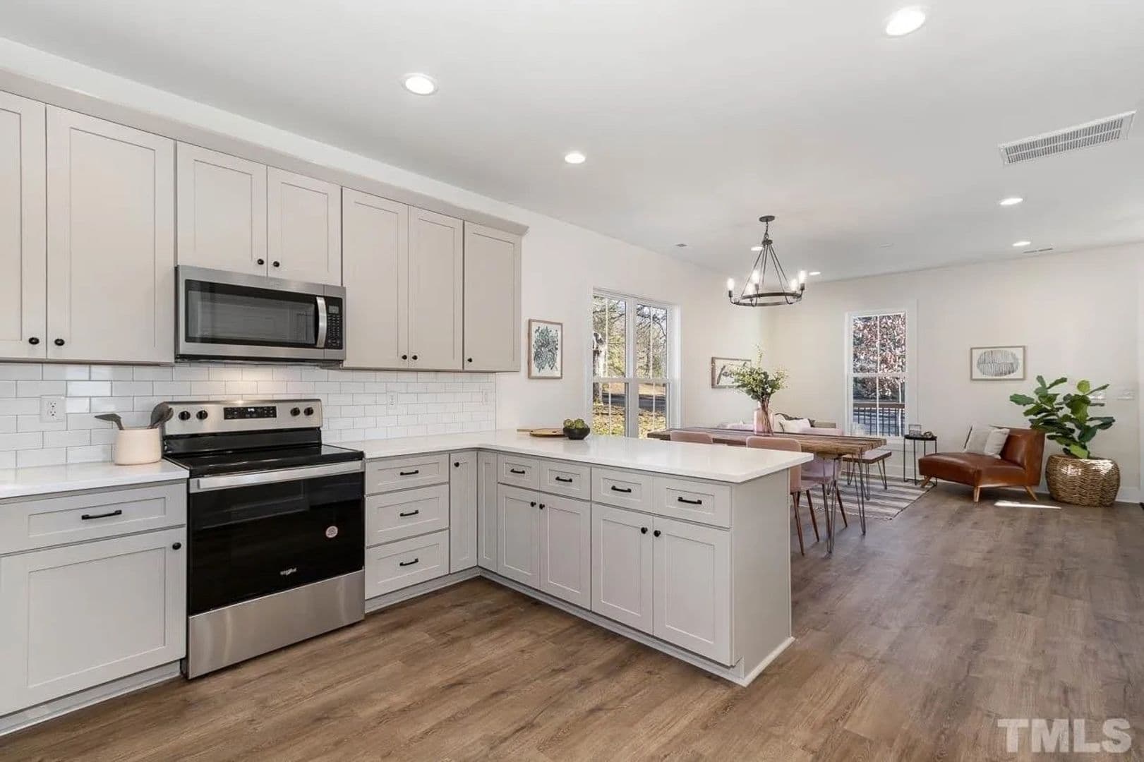 Durham House: 1420 Maplewood Dr