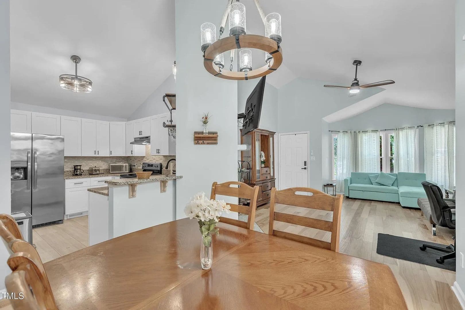 Raleigh House: 105 Tall Rock Ct