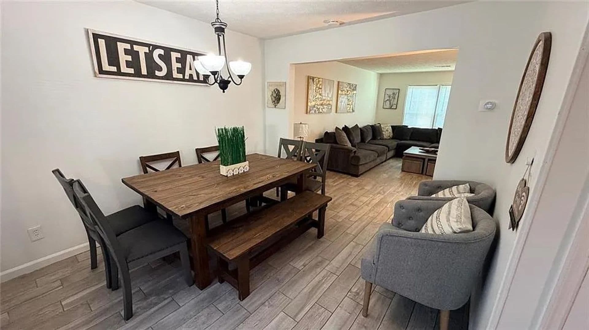 Roswell House: 250 Mill Creek Pl
