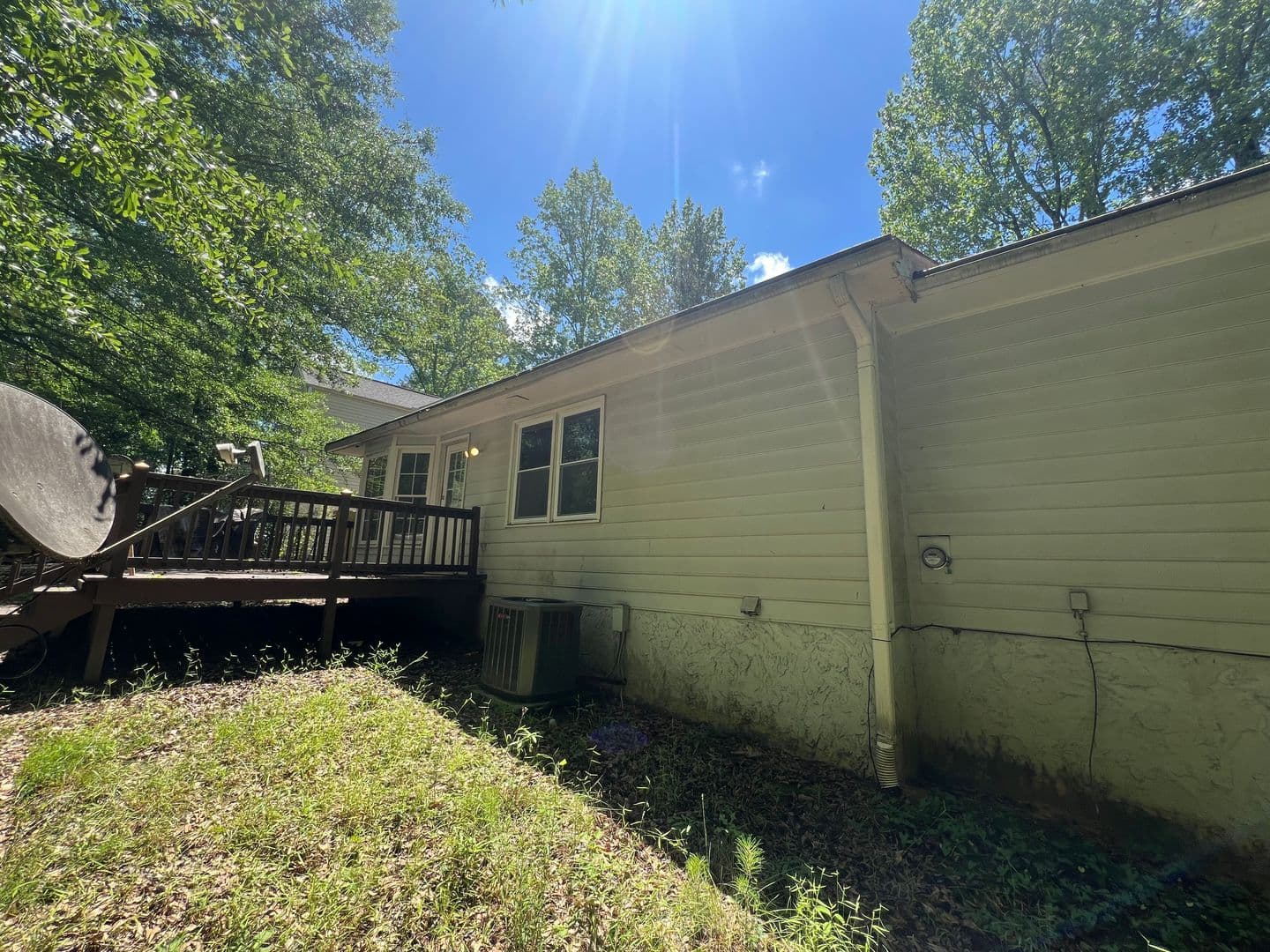 Marietta House: 2410 Hillboro Cir SW