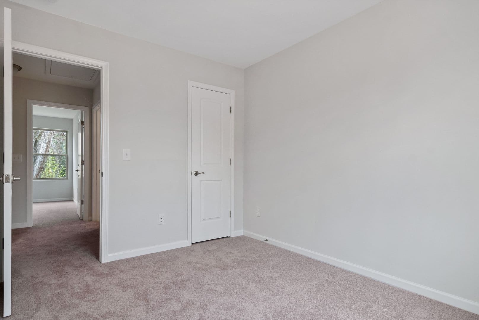 Raleigh House: 309 Switch St
