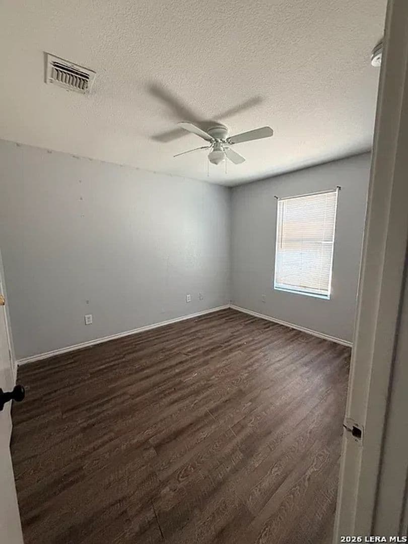 San Antonio House: 6131 Lake Victoria St