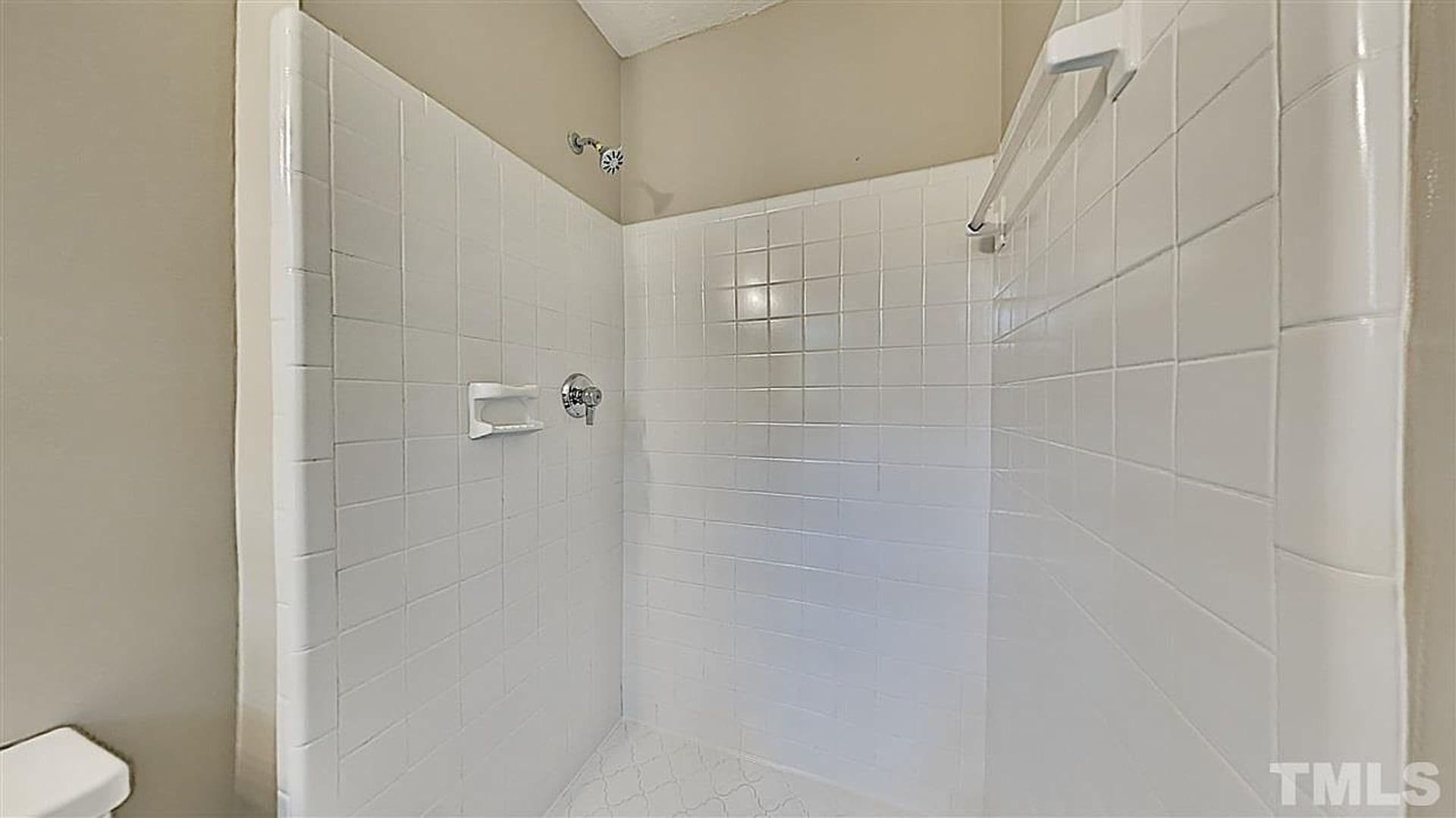 Raleigh House: 216 Woods Ream Dr