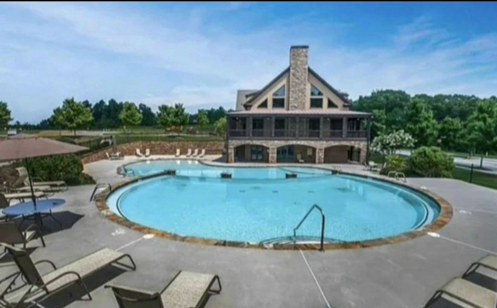 Braselton House: 218 Woodley Ct