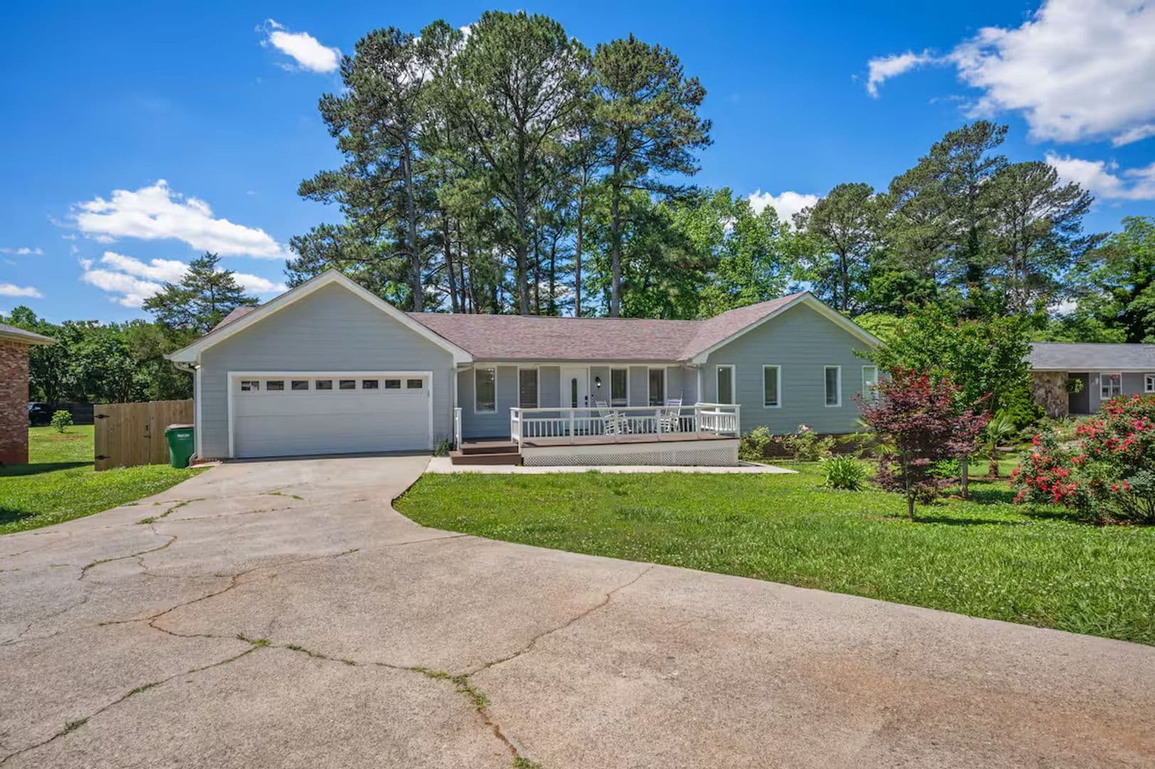 Lilburn House: 493 Greg Dr SW