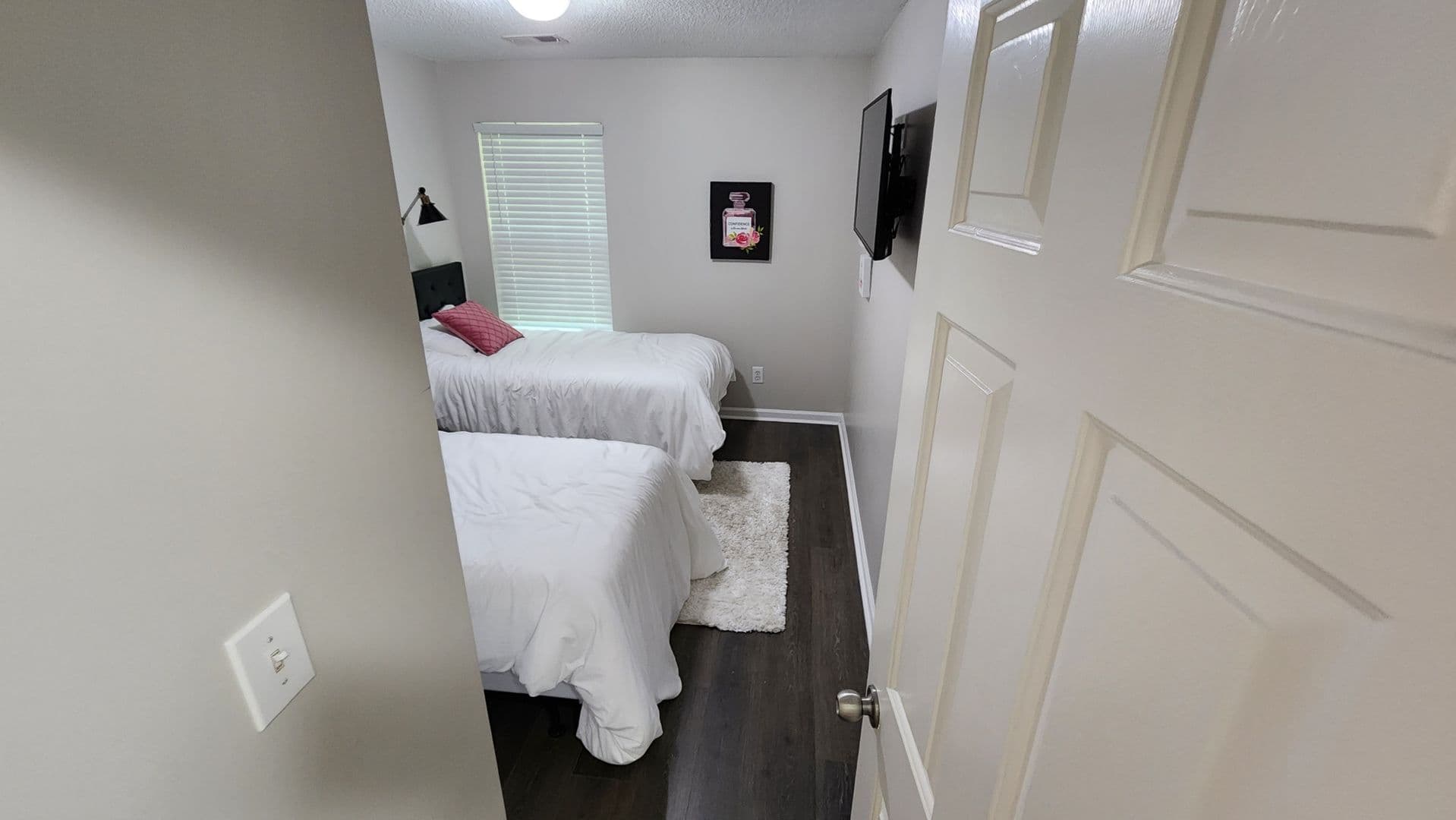 College Park House: 4850 W Park Cir