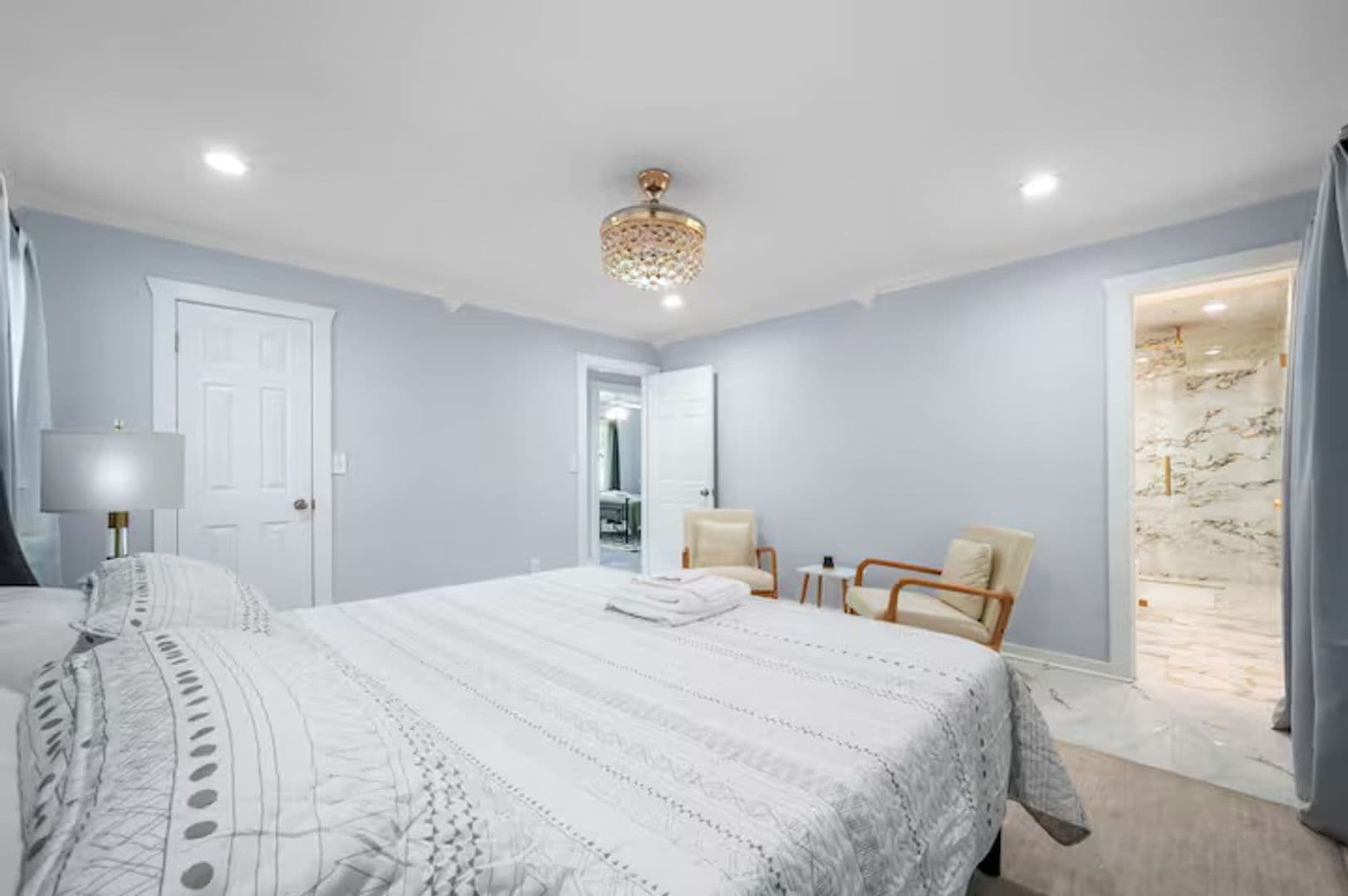 Lilburn House: 493 Greg Dr SW