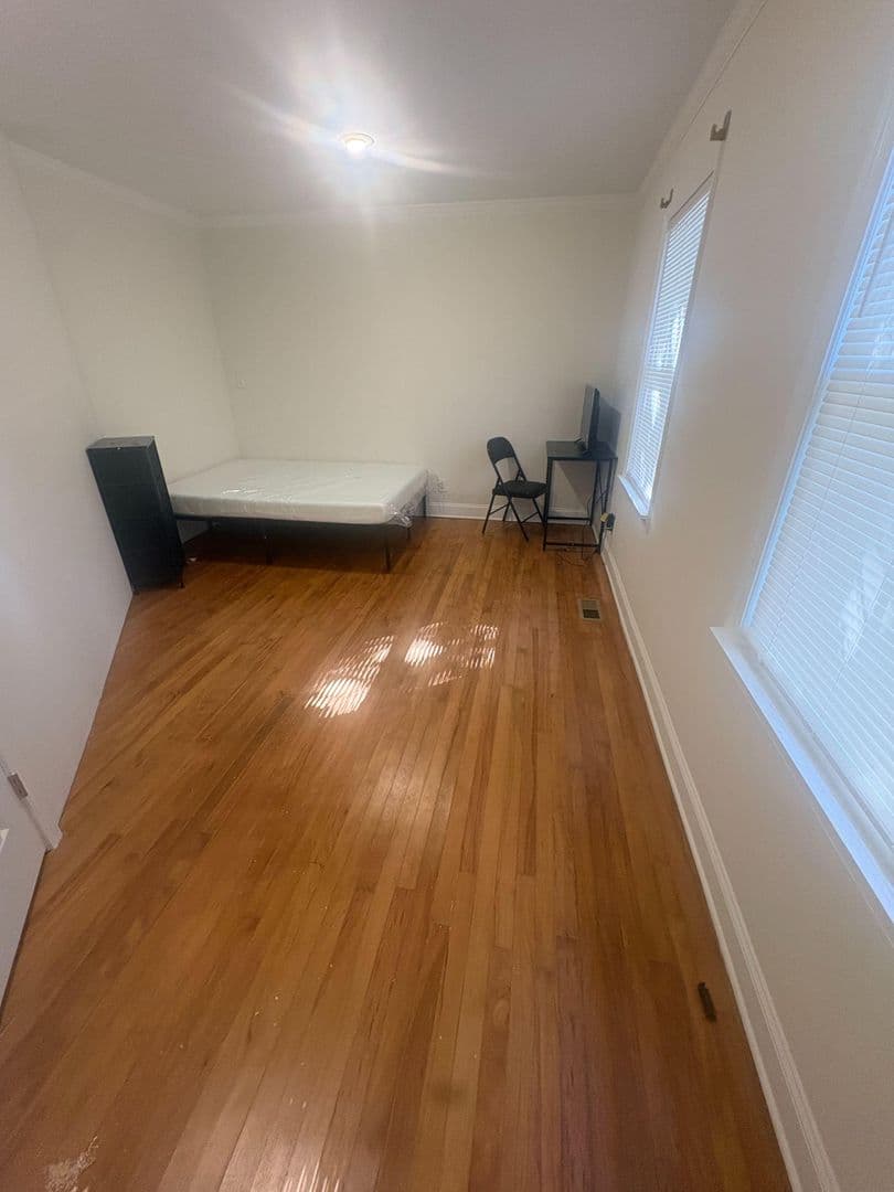 Atlanta House: 2126 Jernigan Dr SE