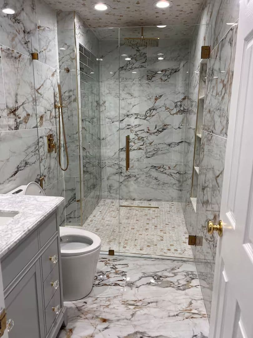 Lilburn House: 493 Greg Dr SW