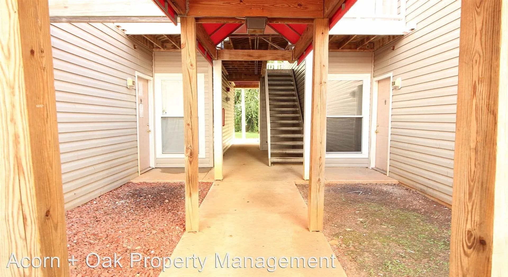 Raleigh House: 1431 Collegiate Cir