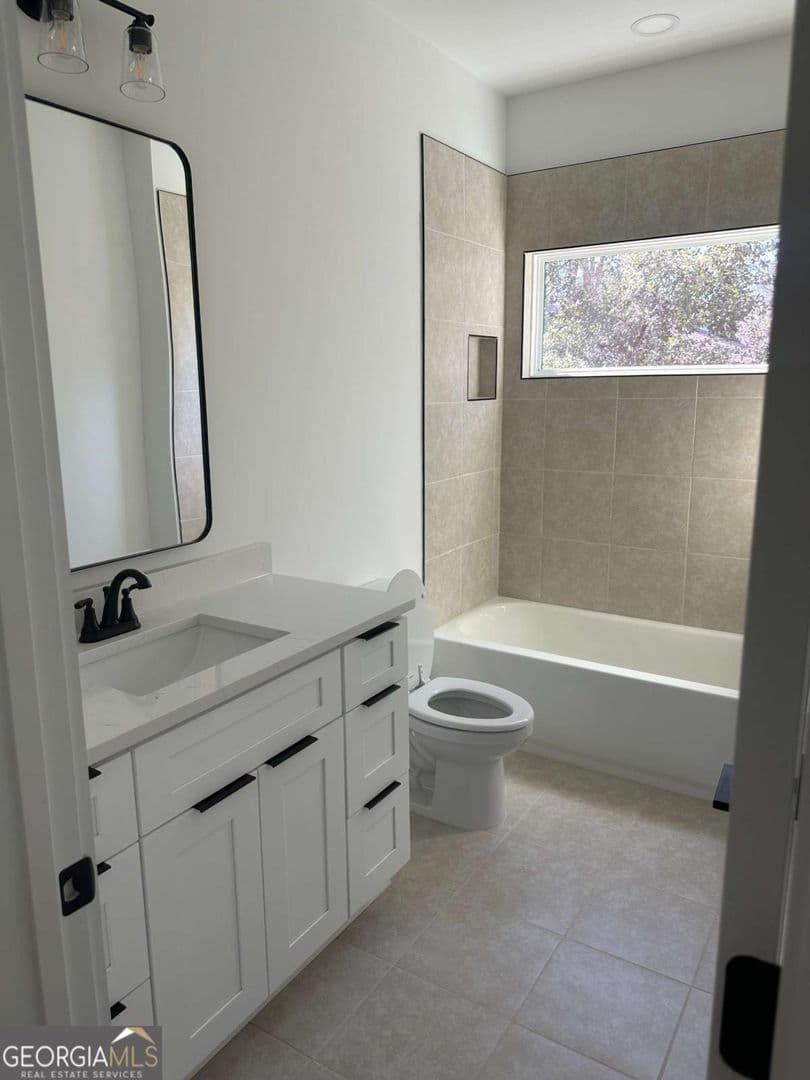 Atlanta House: 1239 Plaza Ave SW