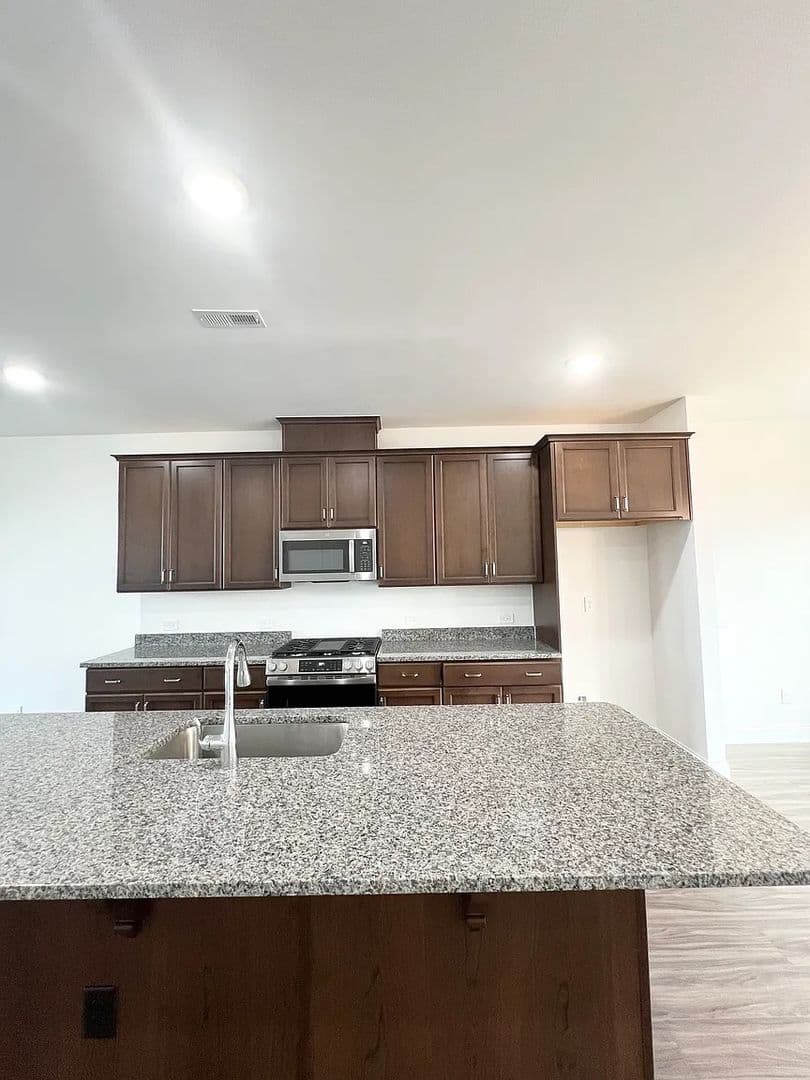Concord House: 9214 Walnut Hill Rd NW