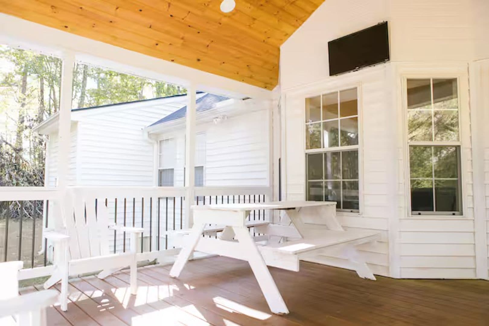 Youngsville House: 7000 Sandy Pines Dr