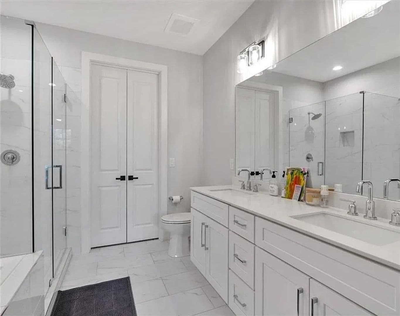 Atlanta House: 6890 Peachtree Dunwoody Rd NE