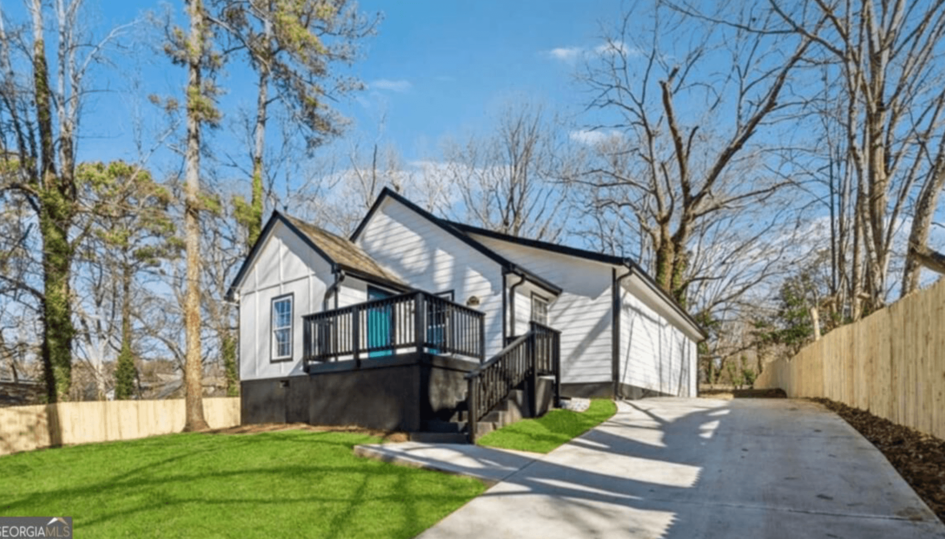 College Park House: 3482 Atlanta St