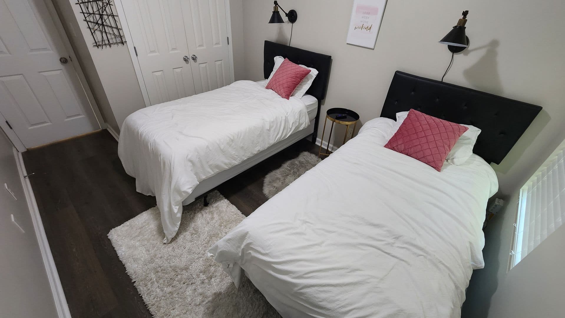 College Park House: 4850 W Park Cir
