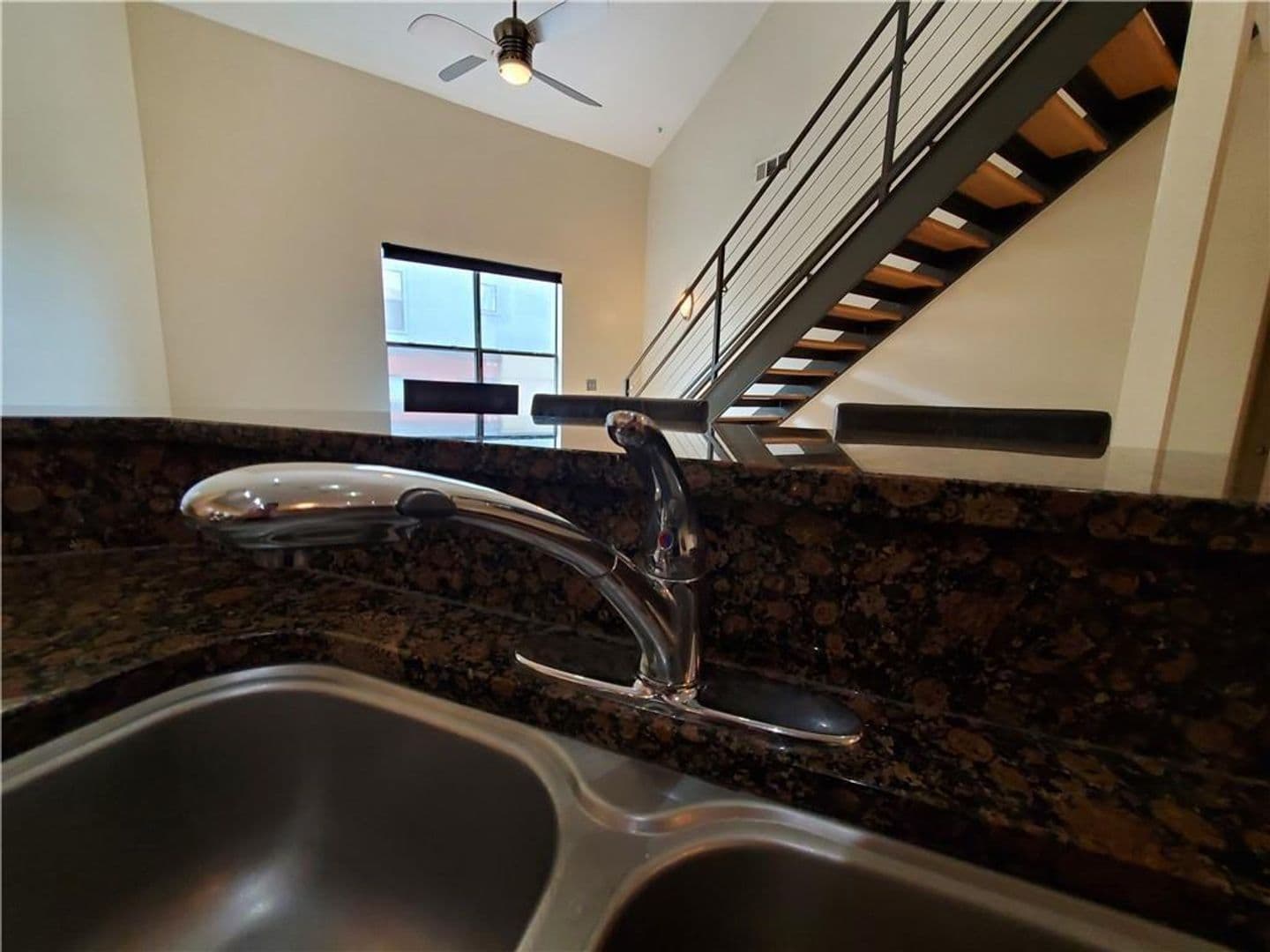 Atlanta House: 400 17th St NW