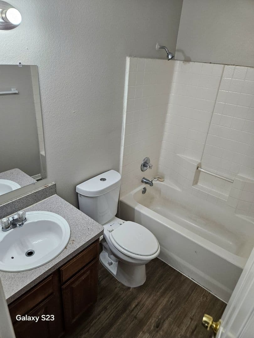Fort Worth House: 1702 Stalcup Rd