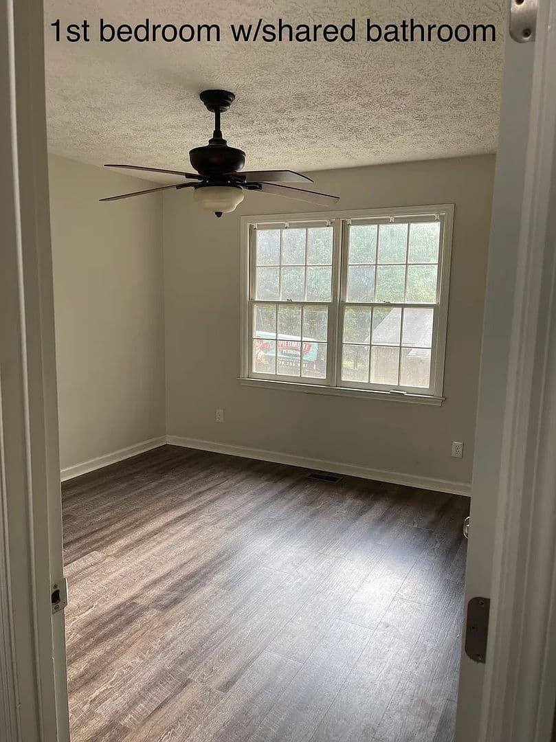 Kennesaw House: 3250 Stoney Acres Dr NW