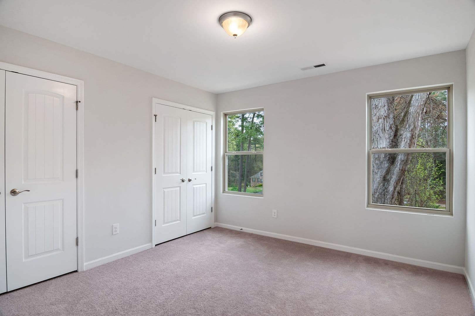 Raleigh House: 323 Switch St