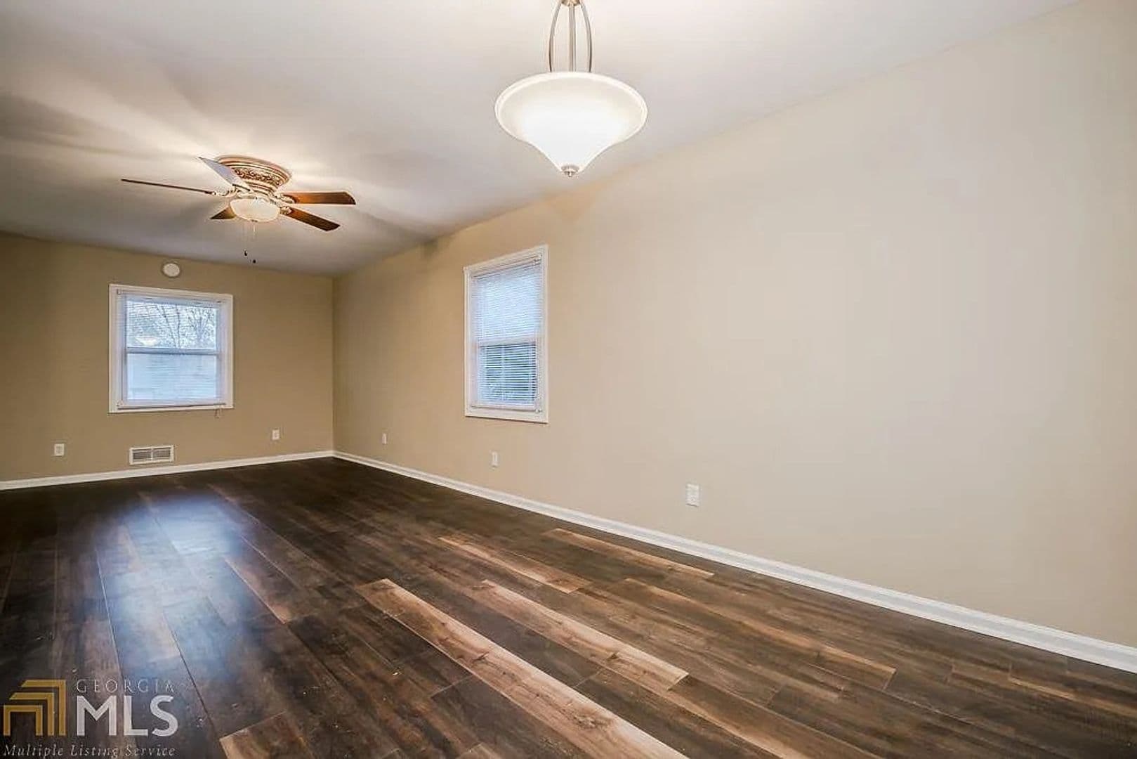 Lawrenceville House: 537 Reba Rd