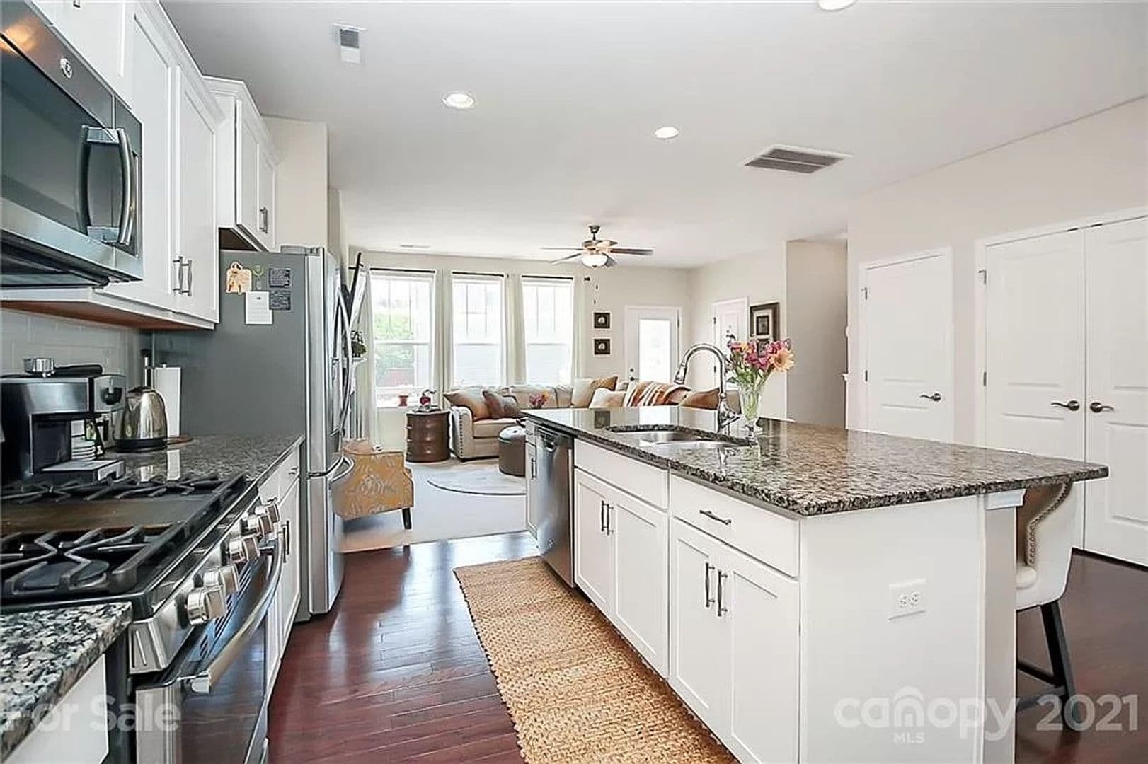 Charlotte House: 1502 Sharon Rd W