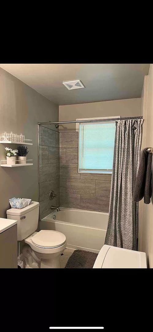 Salisbury House: 1216 W Horah St