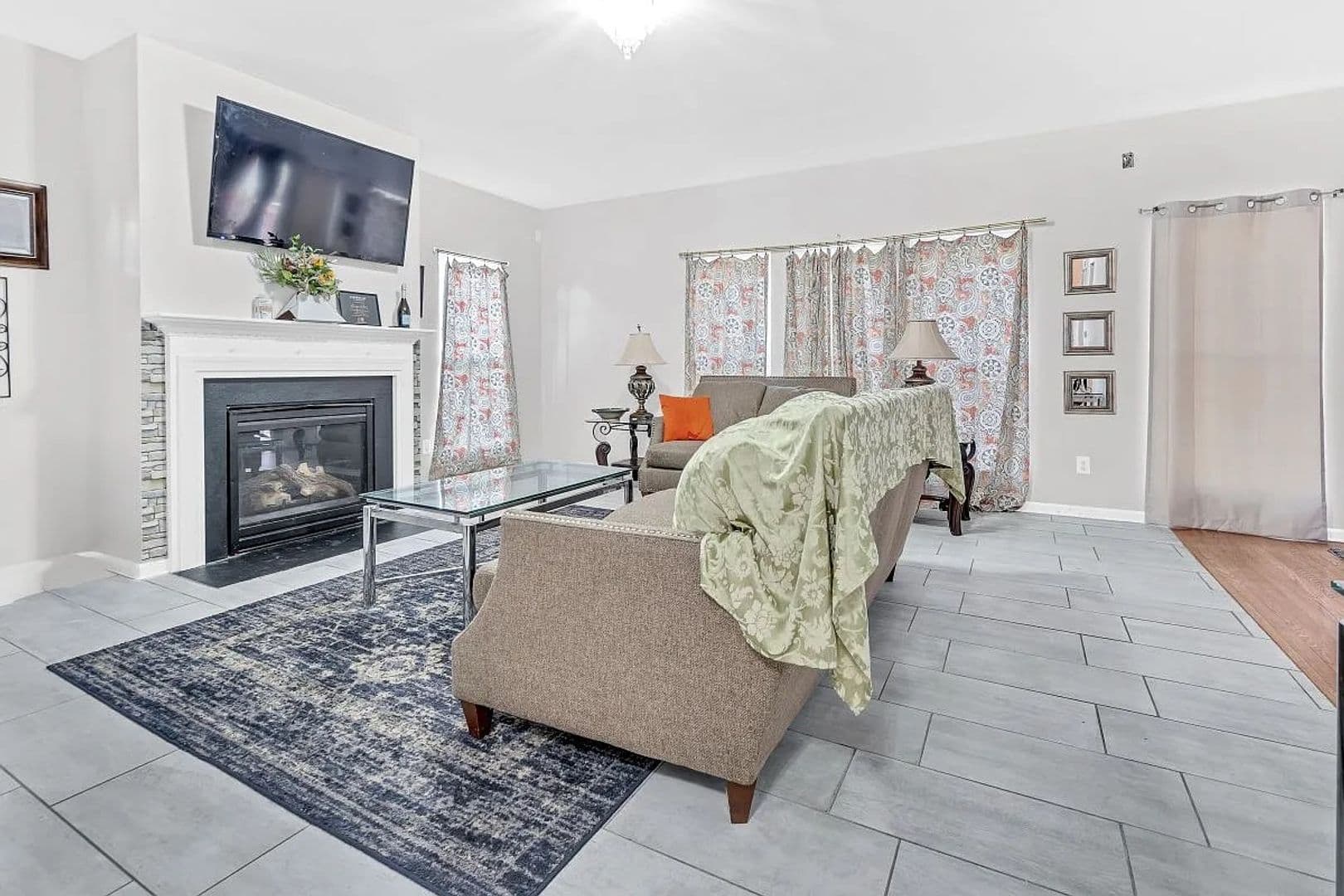 Knightdale House: 5077 Stonewood Pines Dr