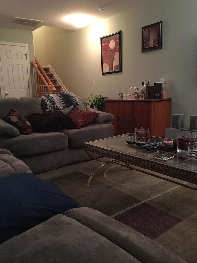 Raleigh House: 3011 #106 Barrymore St