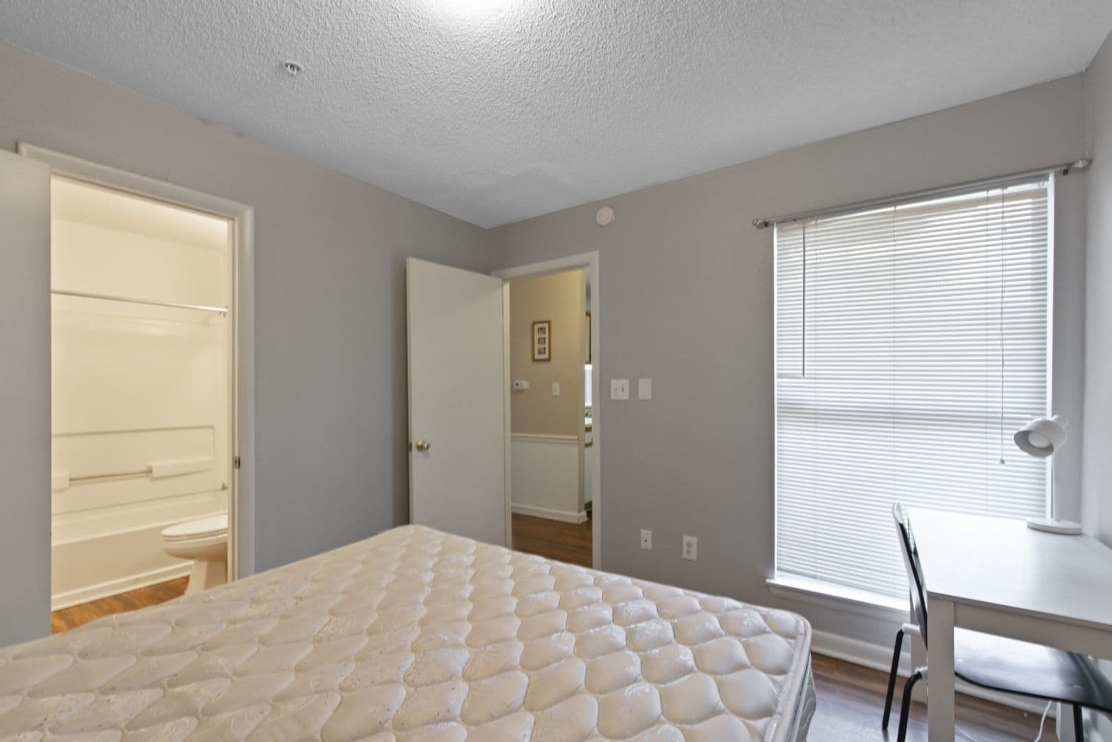 Raleigh House: 1251 #002 University Ct