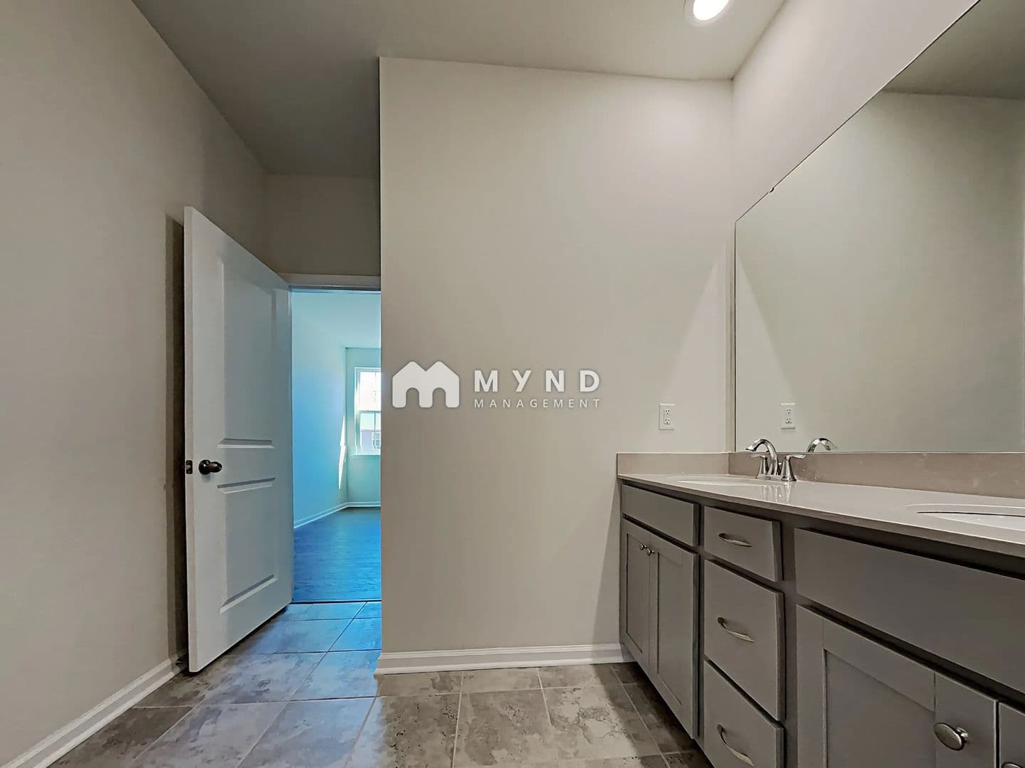 Charlotte House: 15100 Moulin Ct Dr