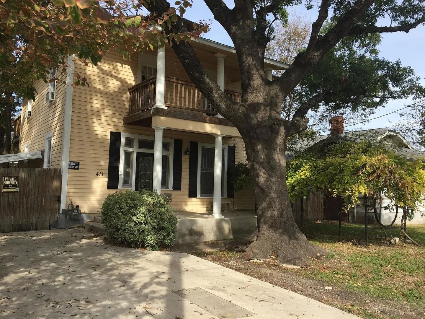 San Antonio House: 411 E Laurel