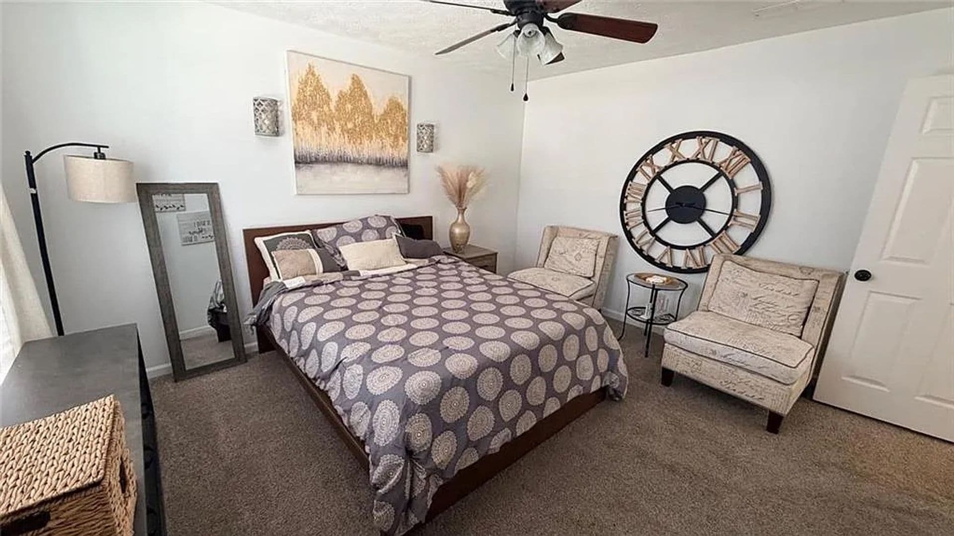 Roswell House: 250 Mill Creek Pl
