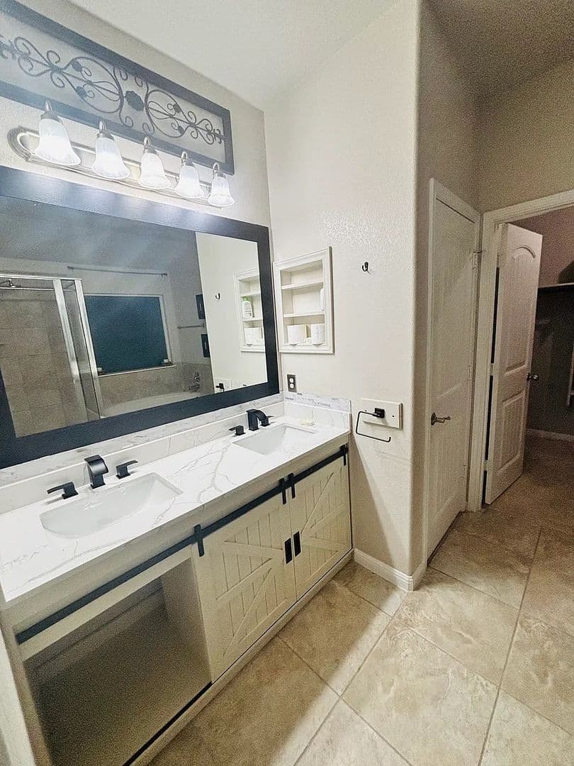 Georgetown House: 519 River Bluff Cir