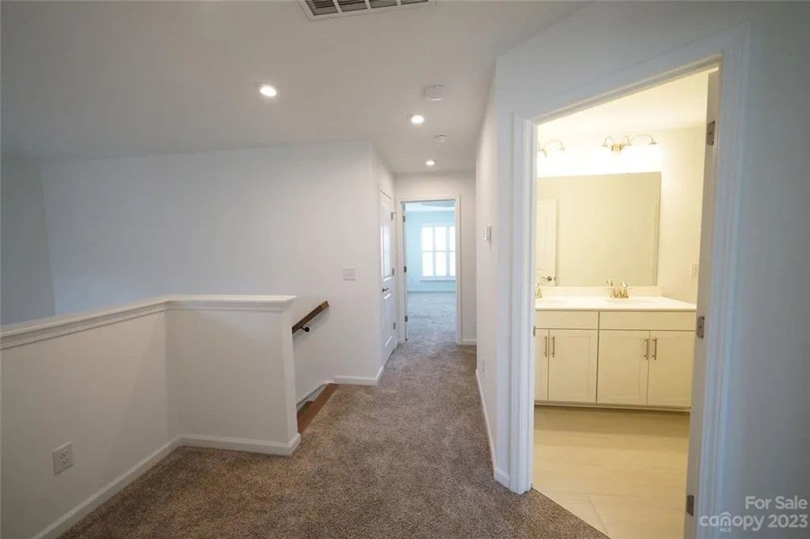 Charlotte House: 22047 Lani Dr
