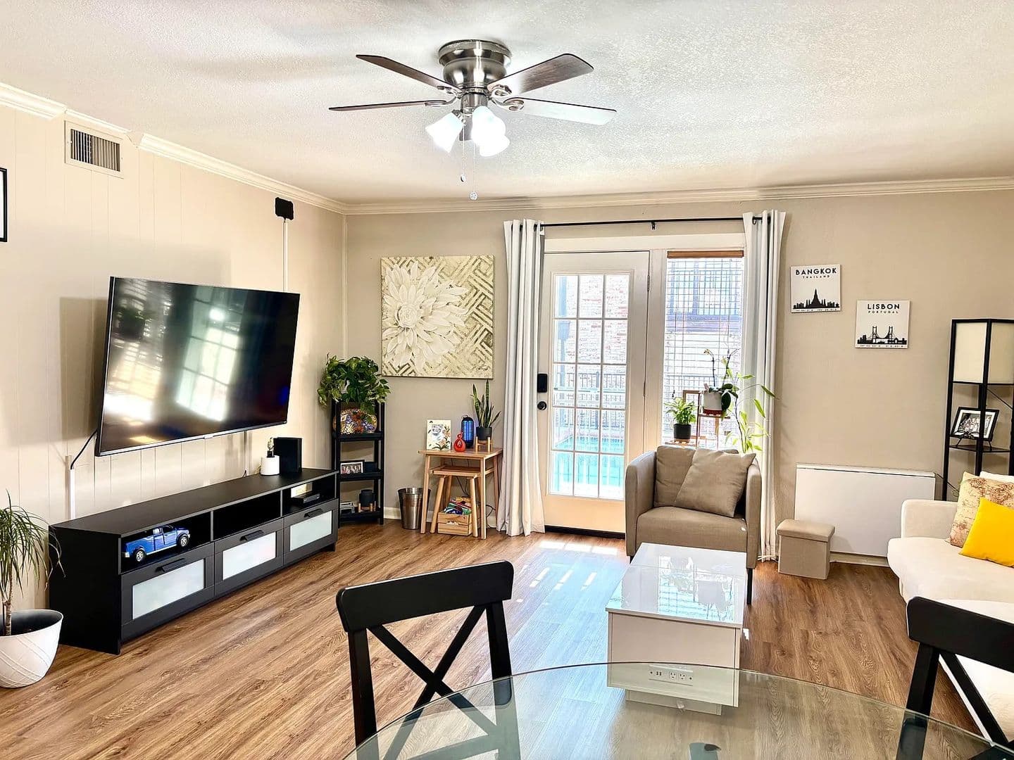 Austin House: 6501 E Hill Dr