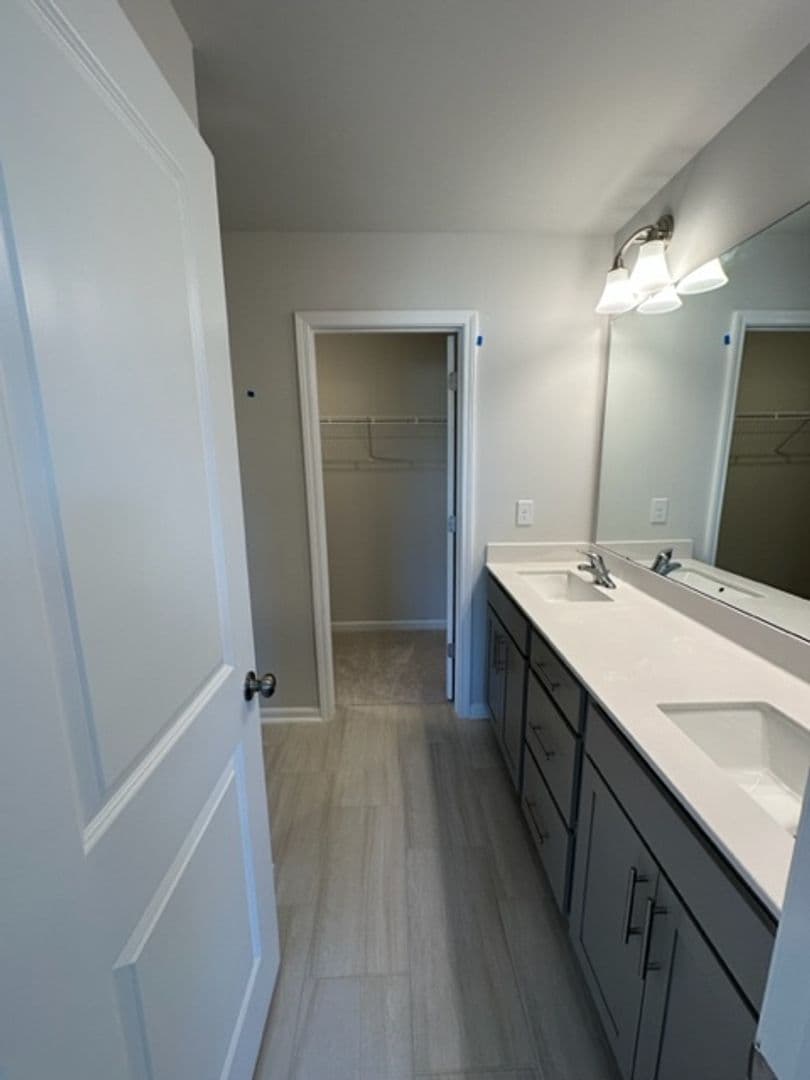 Apex House: 1642 Kipp Ln
