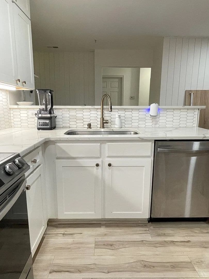 Raleigh House: 1901 Trailwood Heights Ln