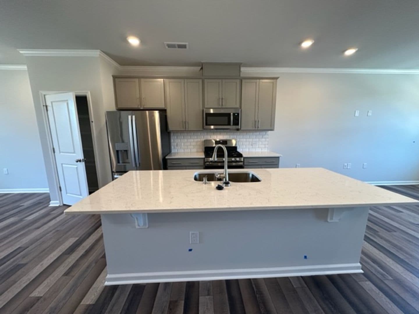 Apex House: 1642 Kipp Ln